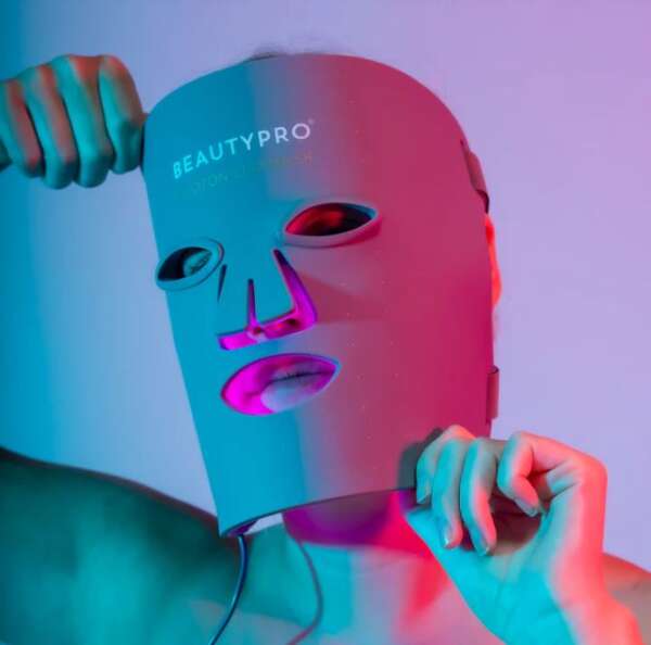 Photon LED Light Therapy Mask.